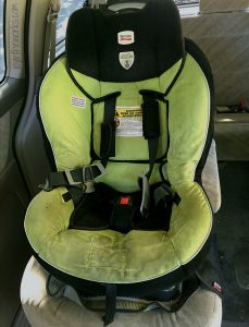 Struggle with a messy car and carseat? I discovered a secret that has completely changed things- and my kids still eat in the car! Plus you can see some of the best messy mom cars around AND win money toward a new Britax car seat! #AD #Giveaway