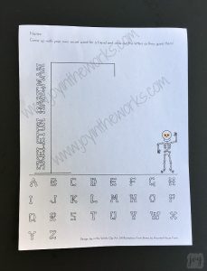 Skeleton Hangman, a Halloween version of Hangman, is the perfect printable Halloween party game- especially for a Class Halloween Party!