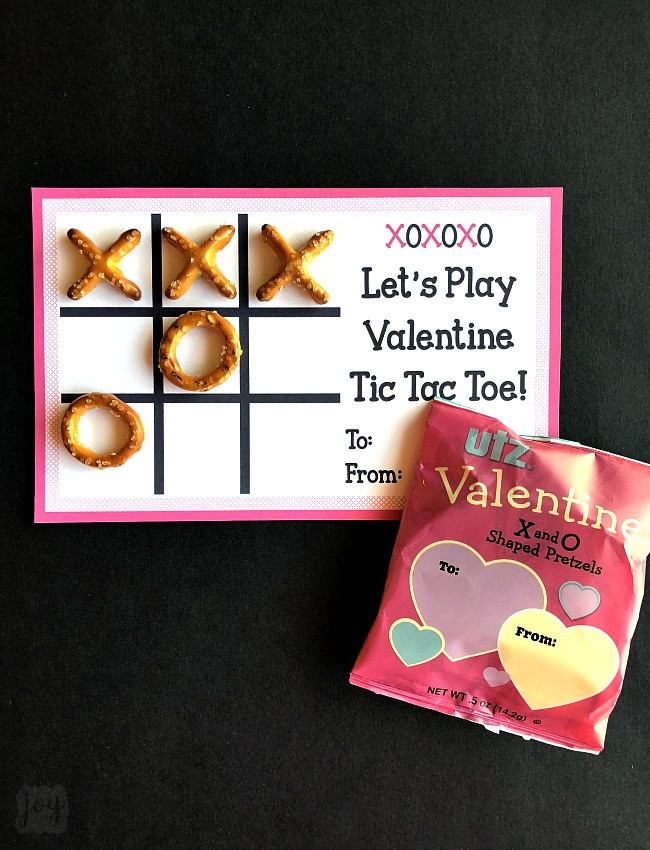 Tic Tac Toe Valentines Day Beer Can Glass Be Happy X's and O's